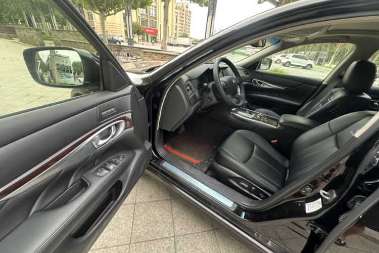 Used Infiniti M Series 2012 M25L Comfort Edition