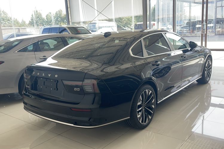 Used Volvo S90 2026 B5 Zhiyuan Luxury Edition