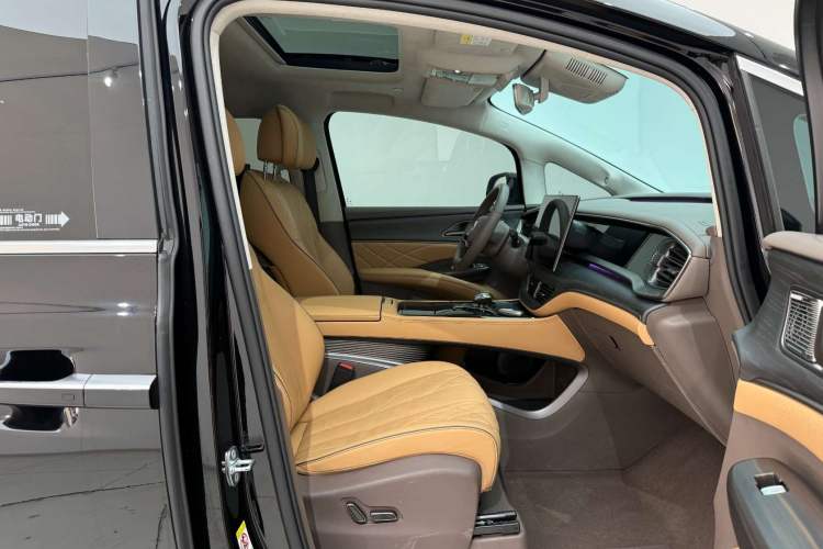 Used Denza D9 2022 DM-i 970 Four-Wheel Drive Flagship Model