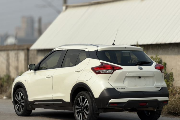 Used Nissan Kicks 2020 1.5L XL CVT Cool Enjoyment Edition Exterior 7