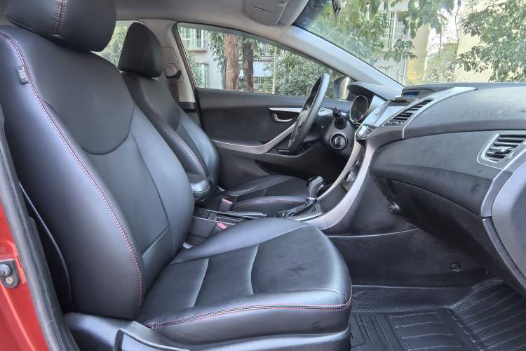 Used Hyundai Elantra (5th Generation / Langdong) 2015 1.6L Automatic Fashion Model