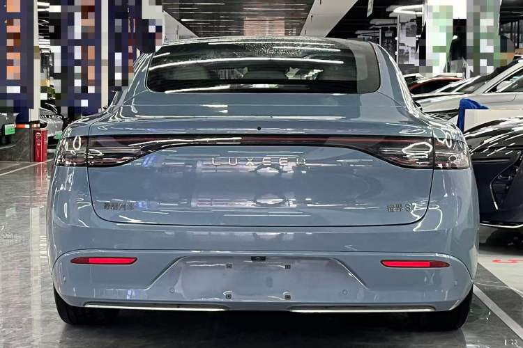 Used Hima Luxeed S7 2025 855 km Max Exterior 7