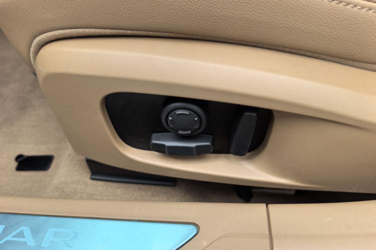 Used Jaguar XFL 2024 2.0T P250 Two-Wheel Drive Prestige Luxury Edition