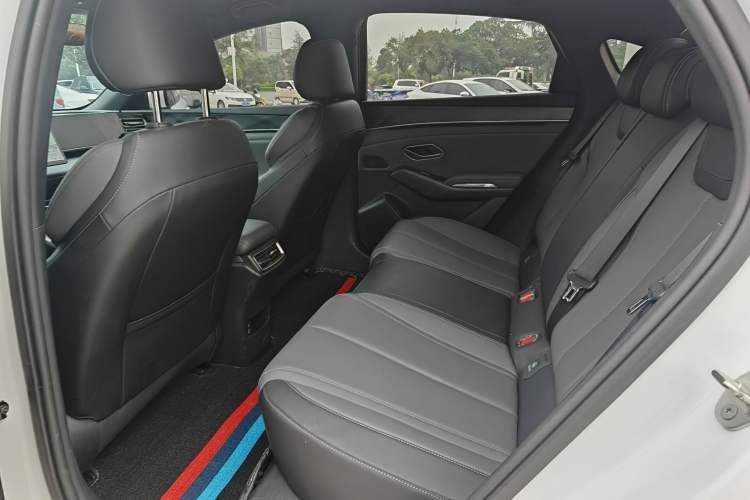 Used BYD Qin L 2025 DM-i Smart Drive 80KM Leading Model Interior 4