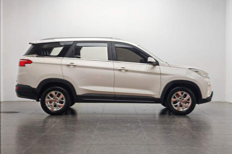 Used Wuling Hongguang S3 2018 1.5L Manual Luxury Model China V Standard
