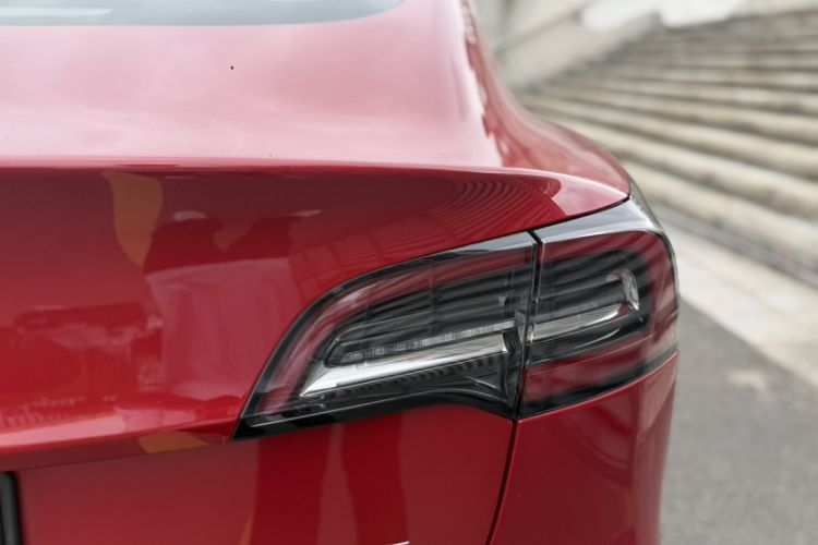 Used Tesla Model 3 2019 Standard Range Rear-Drive Upgraded Version Exterior 6