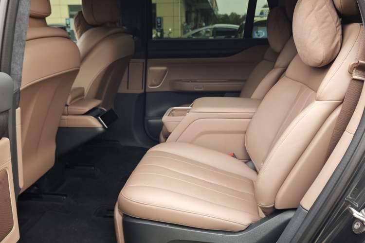 Used Nio ES8 2024 100kWh Signature Edition Interior 3