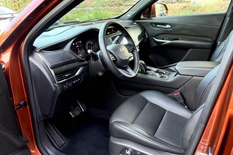 Used Cadillac XT4 2018 28T 4x4 Platinum Sport Edition
