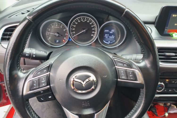 Used Mazda Atenza 2017 2.0L Blue Sky Luxury Edition Interior 3