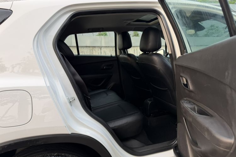 Used Chevrolet Trax 2017 1.4T Automatic Two-Wheel Drive Comfort Version Interior 3