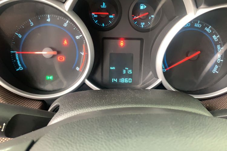 Used Chevrolet Cruze 2013 Hatchback 1.6L Manual Luxury Model
