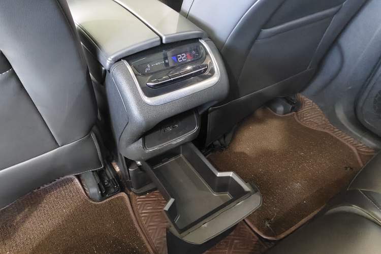 Used Buick Enclave 2020 28T Two-Wheel Drive Luxury Version Interior 12