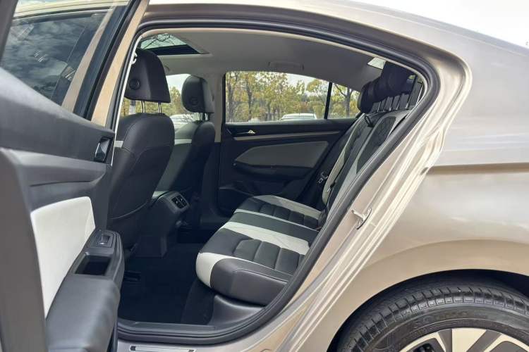 Used Volkswagen Bora 2024 300TSI DSG Prestige Edition Interior 4