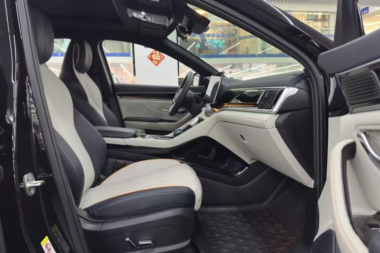 Used BYD Song PLUS New Energy 2021 DM-i 51KM Prestige Model Right Front Seat