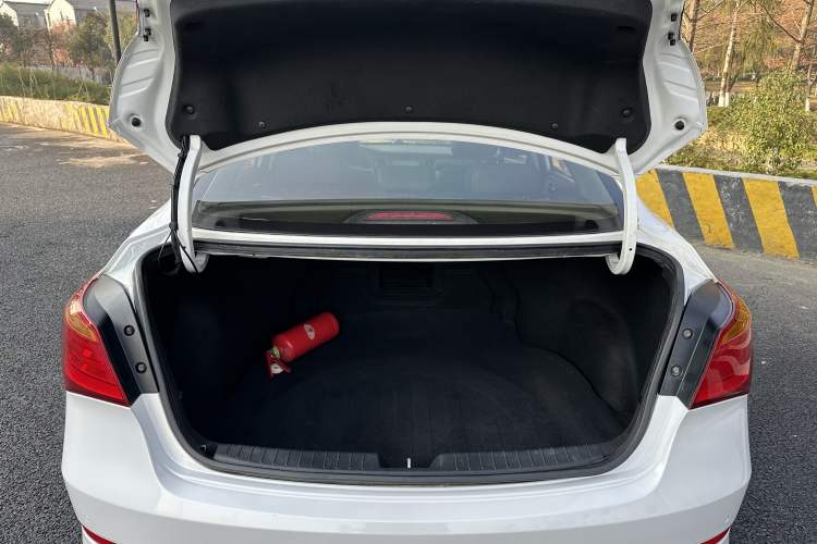 Used Hyundai Mistra 2014 1.8L Automatic Smart GLS
