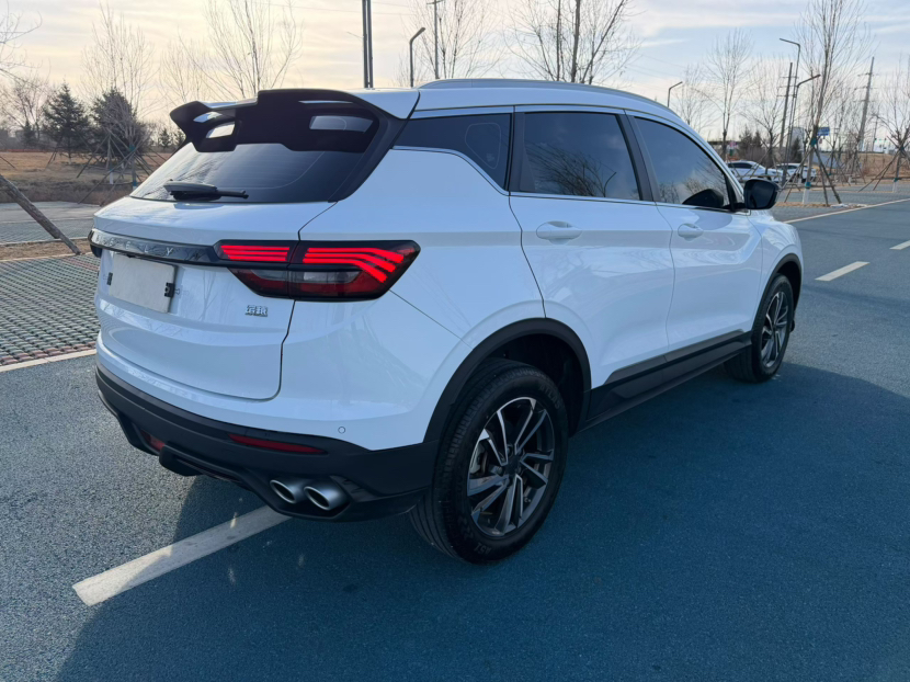 Geely Auto Coolray 2023 1.5T DCT Platinum Edition — снимка 5