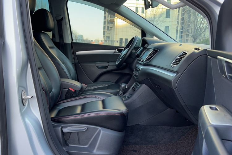 Used Volkswagen Sharan 2018 Revised Version 380TSI Comfort Edition 7-Seater
