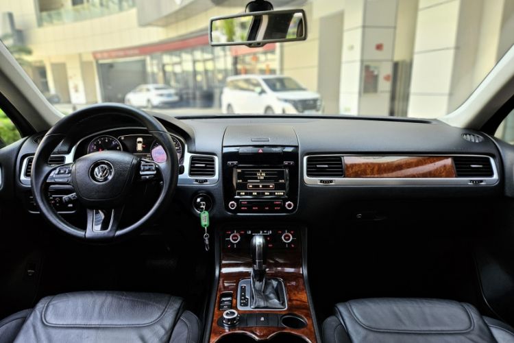 Used Volkswagen Touareg 2011 3.0 TSI Standard Version
