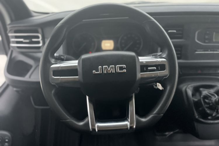 Used JMC Fushun 2022 2.0T Manual Multi-Function Passenger Vehicle Short Wheelbase Mid-Height Roof 6-Seater
