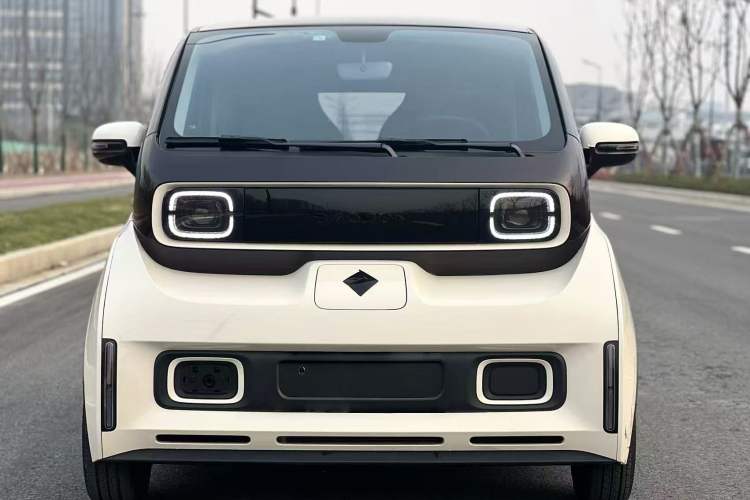 Used Baojun KiWi EV 2022 Artist Lite Edition Lithium Iron Phosphate
