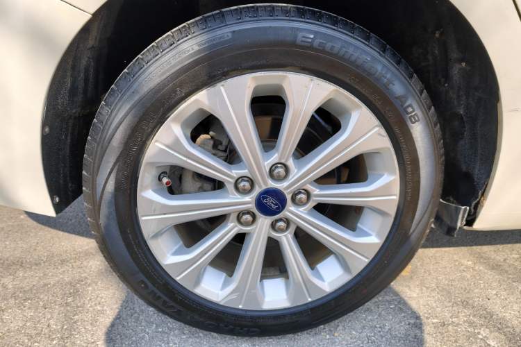 Used Ford Escort 2015 1.5L Automatic Fashion Model
