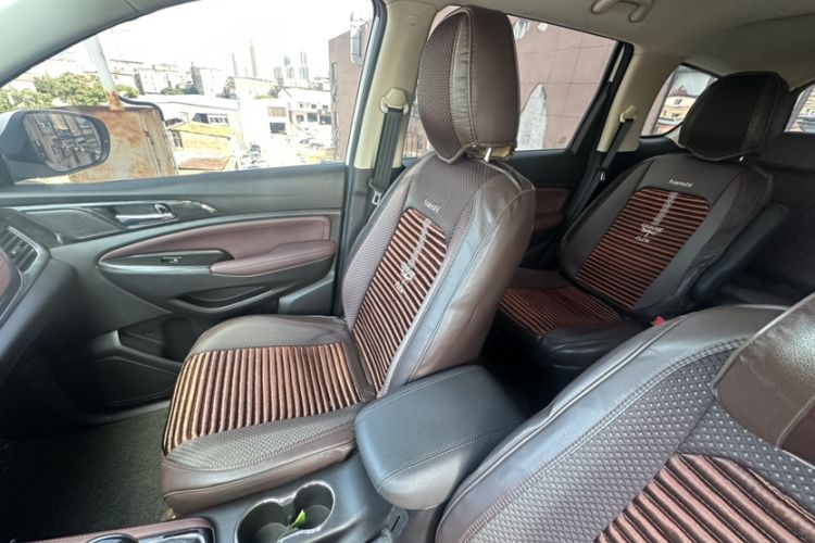 Used Changan Lingxuan 2017 1.5T Manual Joyful & Happy Model
