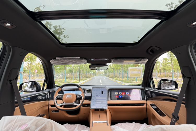 Used Geely Galaxy L7 2025 EM-i 115km Exploration Edition Headliner