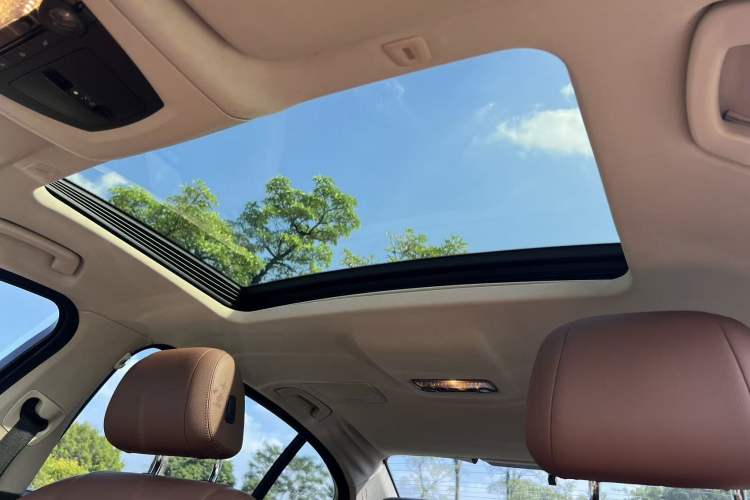 Used BMW 5 Series 2014 525Li Leading Model