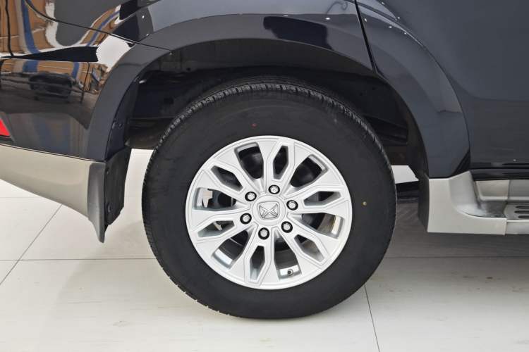 Used JMC Yusheng S350 2016 2.0T Automatic Two-Wheel Drive Gasoline Ultra-Luxury 7-Seater
