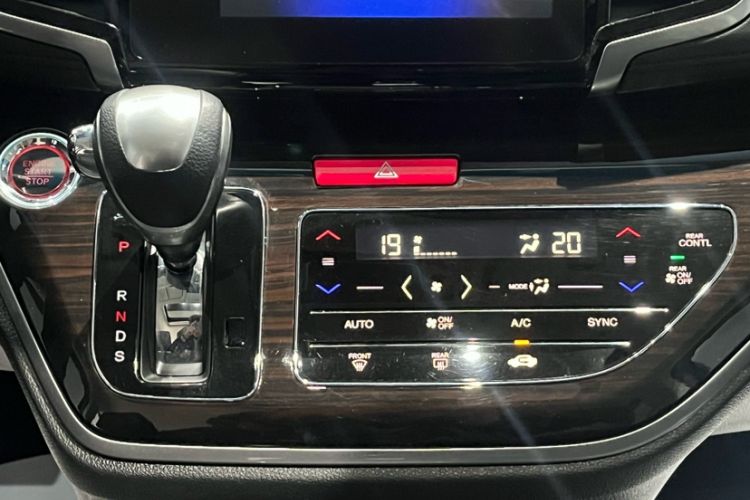 Used Honda Odyssey 2018 2.4L Smart Edition Interior 13
