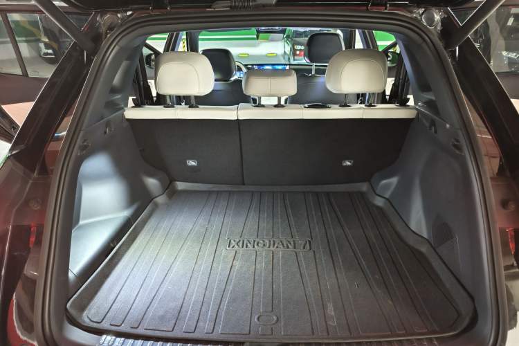 Used Geely Galaxy Xingjian 7 EM-i 2025 120km Exploration+ Version Trunk
