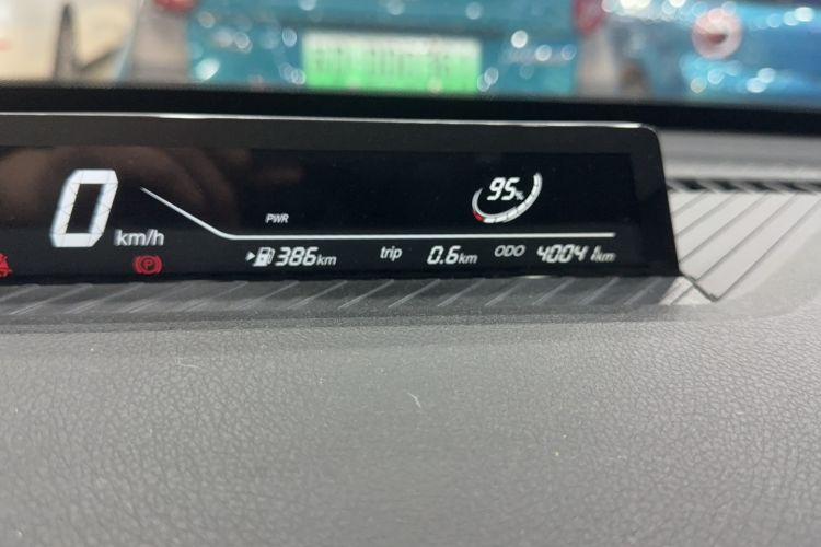 Used NETA V 2021 Long-Range Entertainment Edition Upgrade Model Odometer Close Up