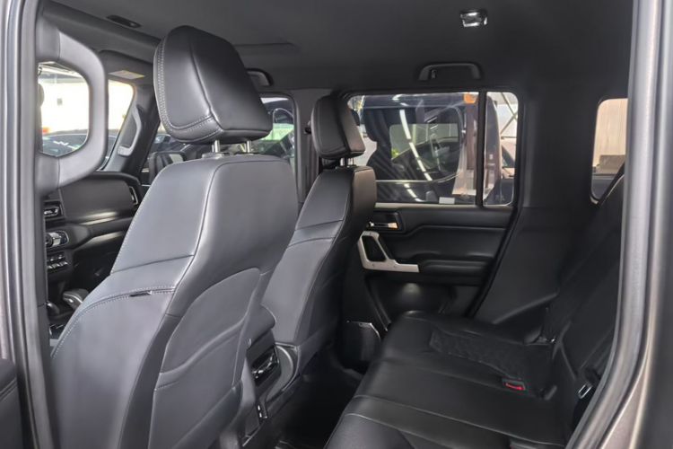 Used 212 T01 2024 2.0T Explorer