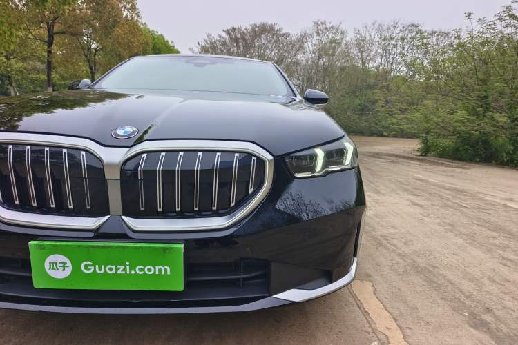 Used BMW 5 Series 2024 530Li Leading Luxury Package Exterior 9