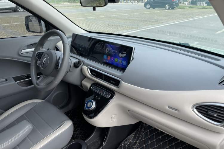 Used ORA White Cat 2022 Xiaoyue Mao Edition 360 km Luxury Model Lithium NMC