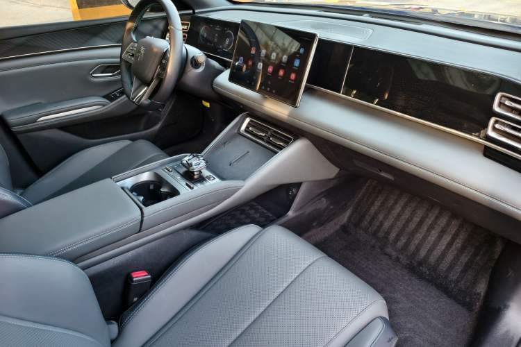 Used BYD Qin L 2024 DM-i 120KM Leading Model Interior 3
