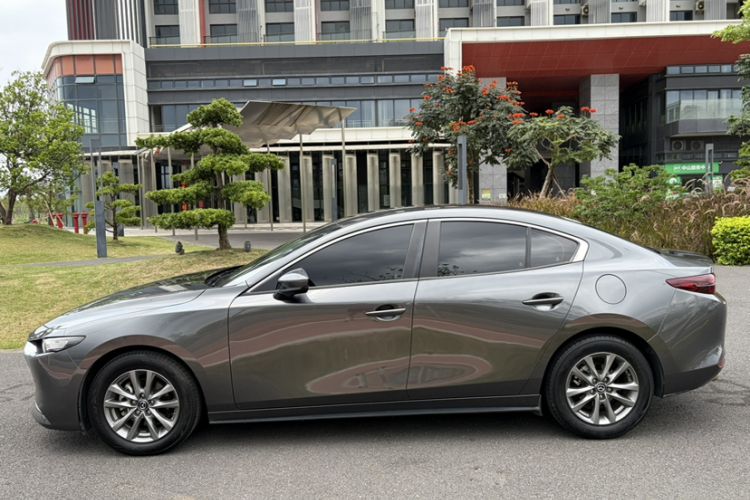 Used Mazda 3 Axela 2020 1.5L Automatic ZhiMei Edition Exterior 6