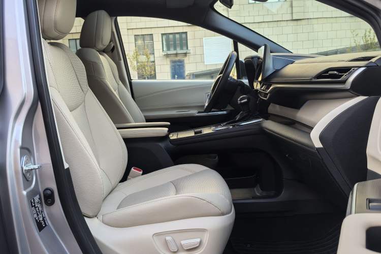 Used Toyota Granvia 2022 2.5L Hybrid Prestige Edition