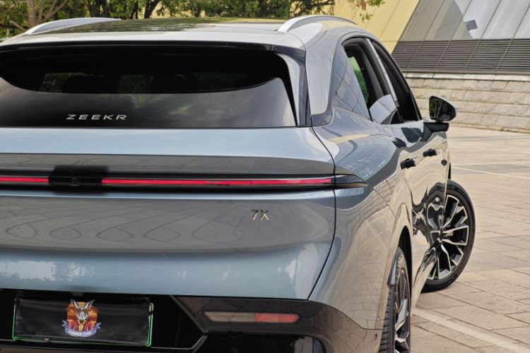 Used Zeekr 7X 2025 75 kWh Rear-Wheel Drive Intelligent Driving Version Exterior 4