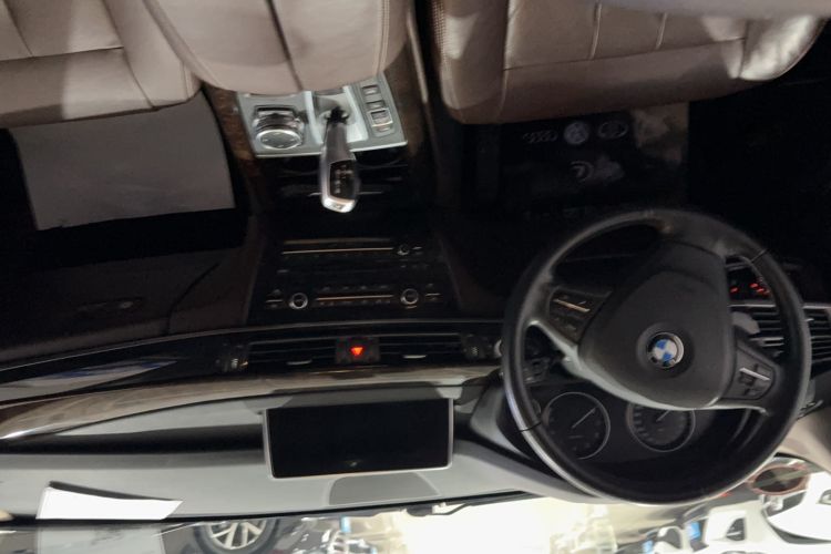 Used BMW X5 2015 xDrive28i Interior 5