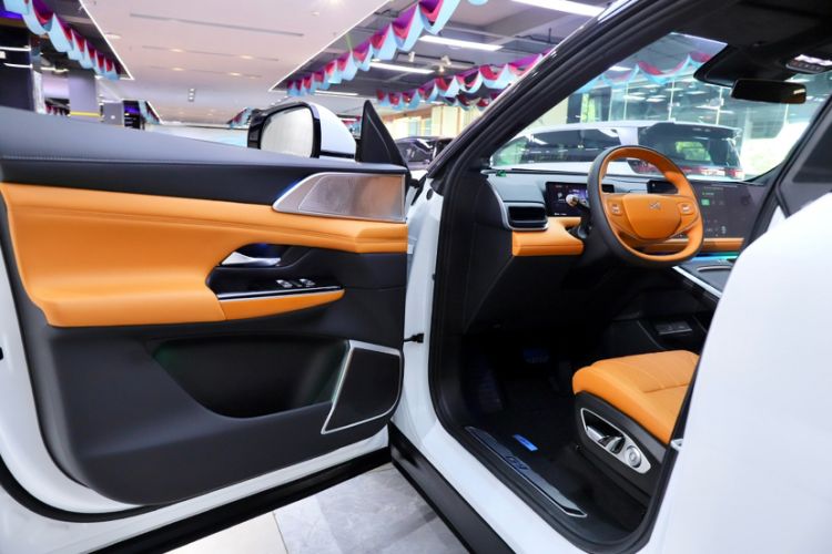 Used XPeng G9 2025 625 Long-Range Max Interior 10