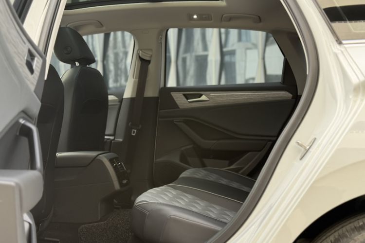 Used Volkswagen Sagitar 2025 Revised 300TSI DSG Excellence Edition
