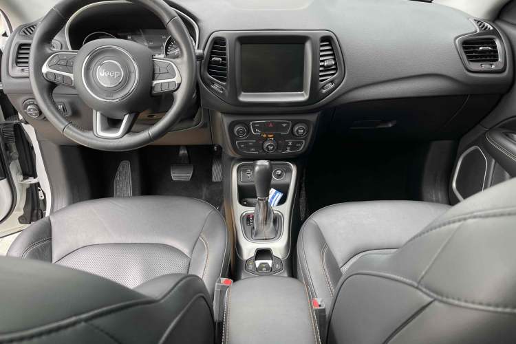 Used Jeep Compass 2017 200T Automatic Family Edition