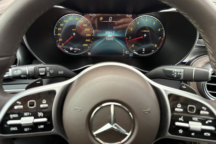 Used Mercedes-Benz GLC 2022 Facelift GLC 260 L 4MATIC Luxury Edition Odometer Close Up