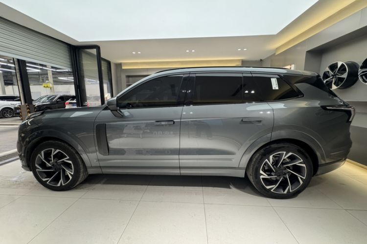 Used Lynk & Co 09 2021 2.0T Halo Six-Seater
