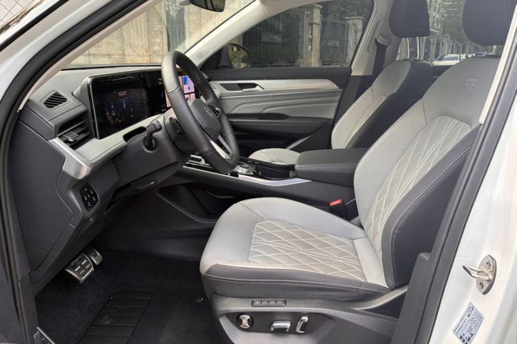 Used Volkswagen Tavendor 2023 380TSI Four-Wheel Drive R-Line Cruise Edition Interior 2