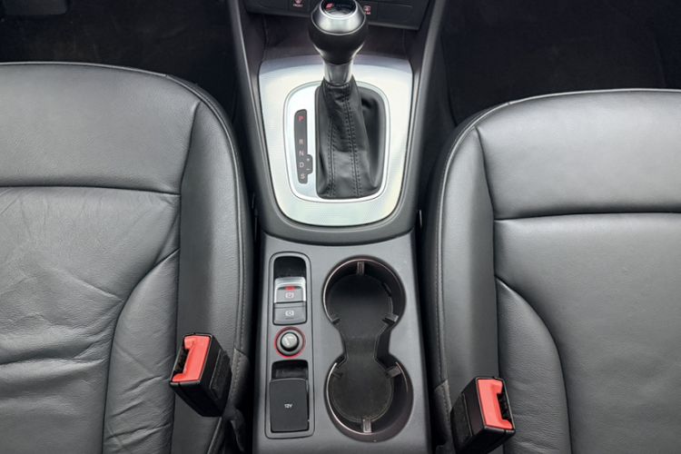 Used Audi Q3 2015 30 TFSI Comfort Model Interior 4