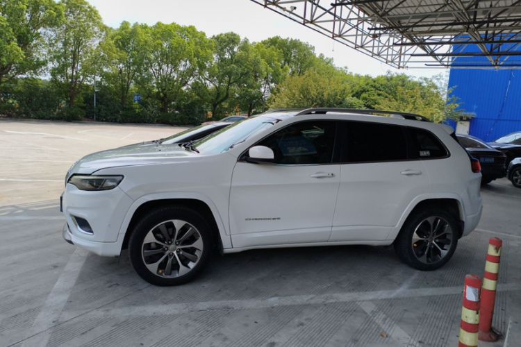 Used Jeep Cherokee 2019 2.0T Four-Wheel Drive All-Round Version China VI