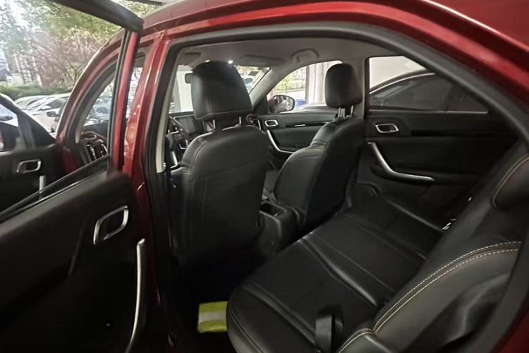 Used Dongfeng Aeolus AX4 2017 1.6L DCT Trendy Style