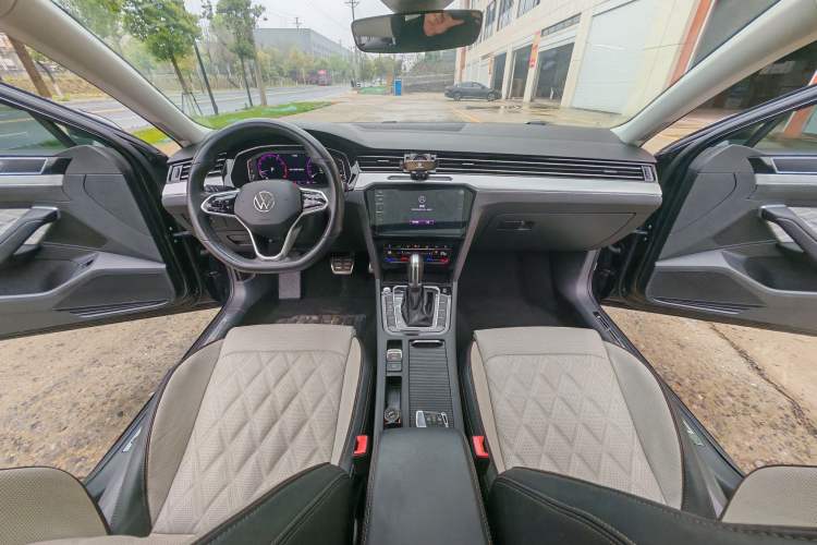 Used Volkswagen Magotan 2023 2 Million Units Commemorative Edition 330TSI DSG Luxury Version Interior 2